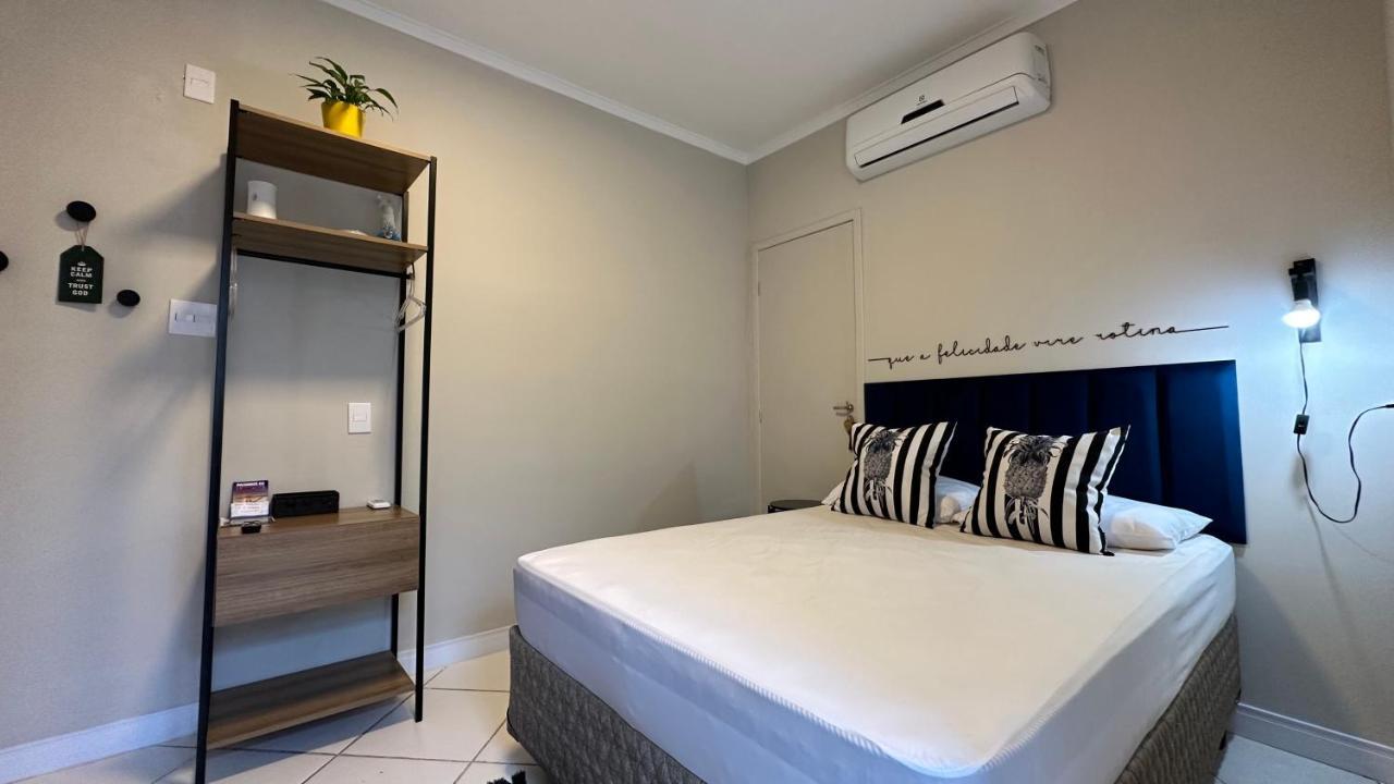 Apartamento 11 • Pitangueiras Guarujá